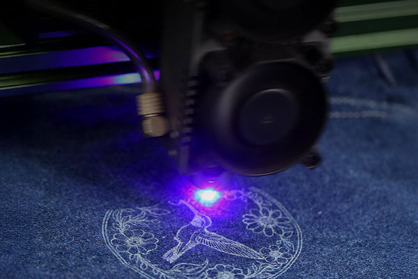 How to engrave on denim?